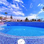 Tropicalidays Sunshine 아데제